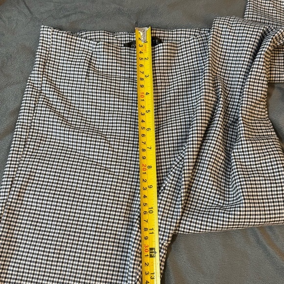 Dynamite Monochrome Check Skinny Pants
#1156 - Picture 4 of 9